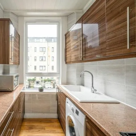 Image 3 - 100 Pitt Street, City of Edinburgh, EH6 4DD, United Kingdom - Apartment for sale