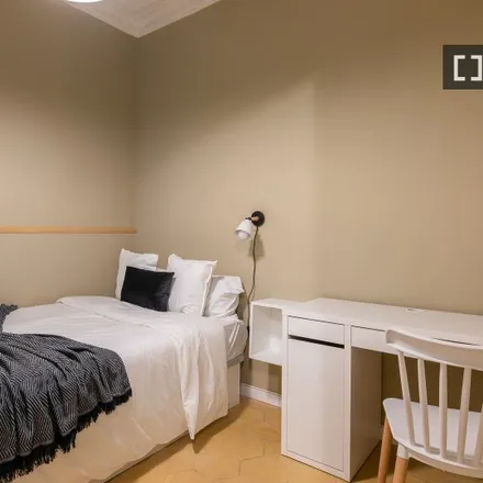 Rent this 6 bed room on Carrer de Muntaner in 83 B, 08011 Barcelona