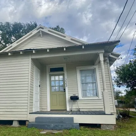 Buy this studio house on 255 Cherry Street in Houma, LA 70364