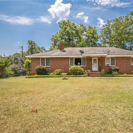 Buy this 3 bed house on 4432 Pepperell Parkway in Pepperell, Opelika