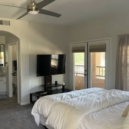 Rent this 2 bed house on Scottsdale