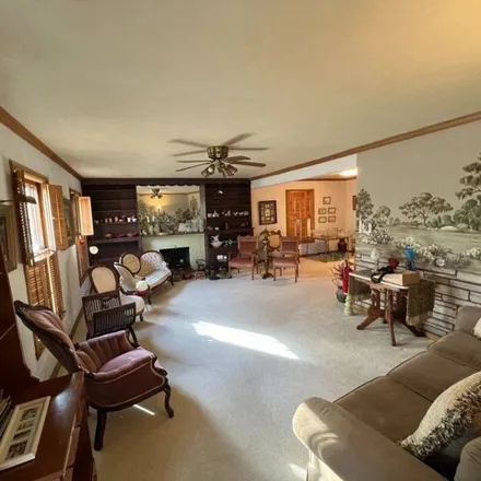 Image 7 - 643 West 9th Street, Concordia, KS 66901, USA - House for sale