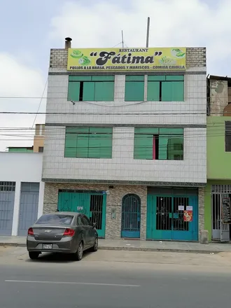 Buy this 8 bed house on Avenida Los Alisos in San Martín de Porres, Lima Metropolitan Area 15109