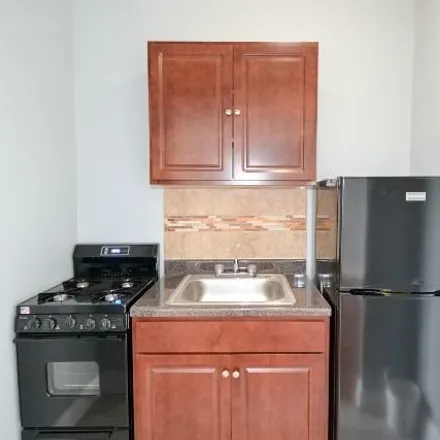 Image 3 - 6930 N Greenview Ave Apt 607, Chicago, Illinois, 60626 - House for rent