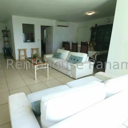 Rent this 3 bed apartment on Romain Sport Center in Avenida de la Rotonda, Parque Lefevre