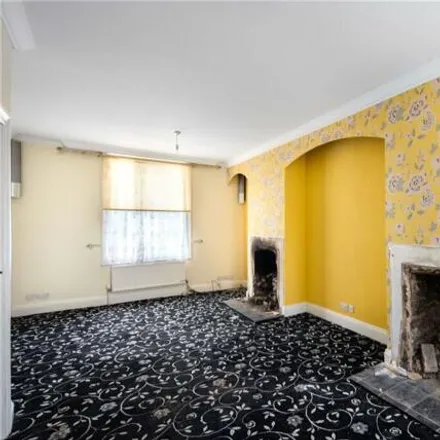 Image 4 - 99 Old Ford Road, London, E2 9QF, United Kingdom - Townhouse for sale