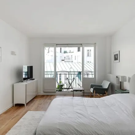 Image 9 - 20 Rue Chalgrin, 75116 Paris, France - Apartment for rent