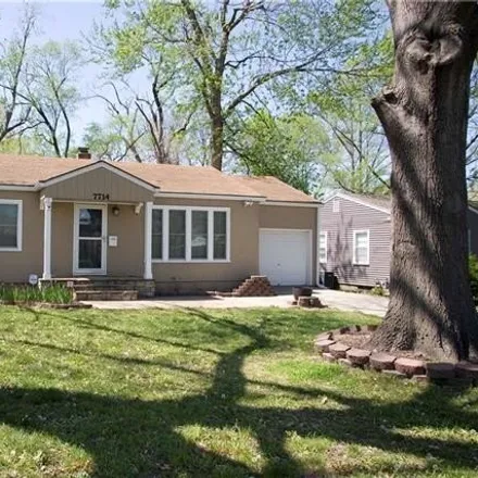 Buy this 2 bed house on 7728 Washington Street in Kansas City, MO 64114