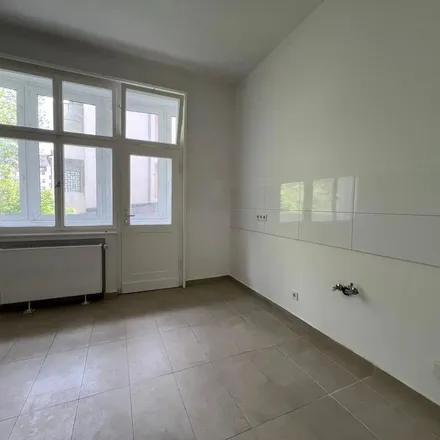 Rent this 3 bed apartment on Alfredstraße 55 in 45130 Essen, Germany