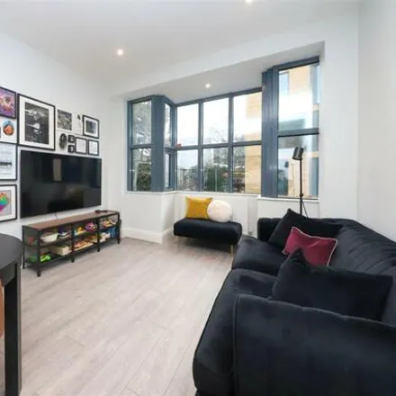 Image 2 - Fifty One, Friends' Walk, London, UB8 1SD, United Kingdom - Apartment for sale