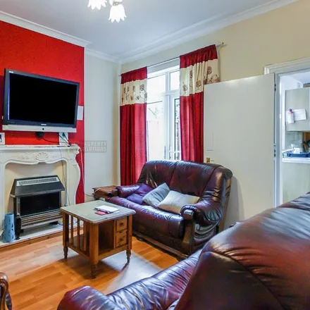Rent this 7 bed duplex on 36 Umberslade Road in Stirchley, B29 7RZ