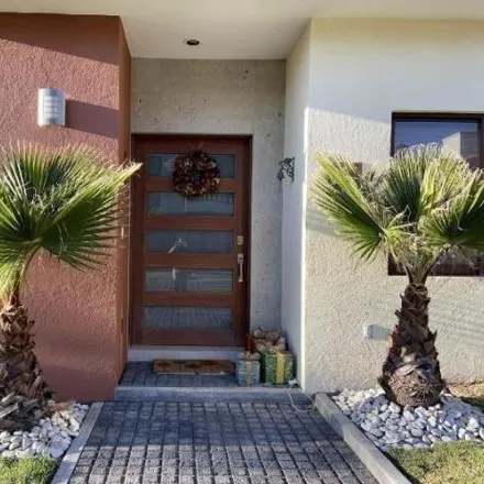 Buy this 3 bed house on Miguel Hidalgo in Colonia Juárez, 52005 Los Robles