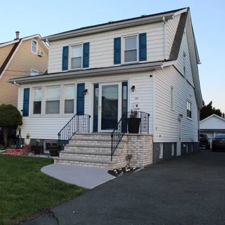 Image 2 - 201 Luddington Avenue, Clifton, NJ 07011, USA - House for sale