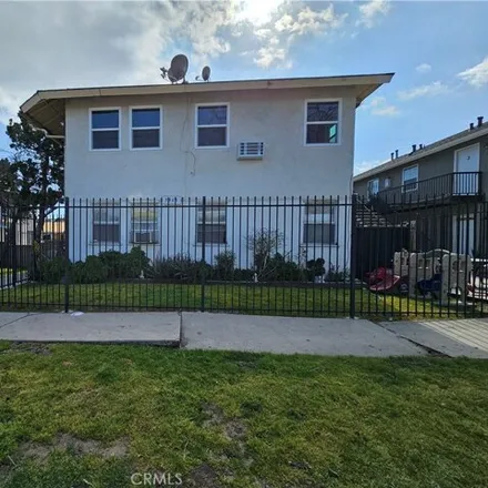 Image 2 - 5867 Whitnall Highway, Los Angeles, CA 91601, USA - Apartment for rent