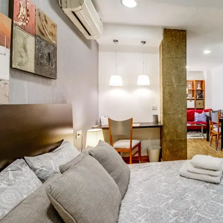 Image 3 - Carrer de Floridablanca, 96, 08015 Barcelona, Spain - Apartment for rent