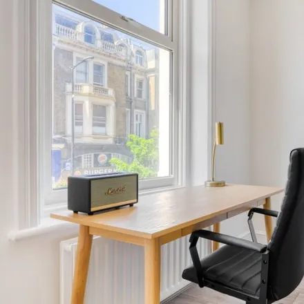 Image 2 - Simmonds Court, 24a Earl's Court Gardens, London, SW5 0TR, United Kingdom - Apartment for rent