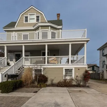 Buy this 11 bed house on 253 East 24th Avenue in North Wildwood, Cape May County