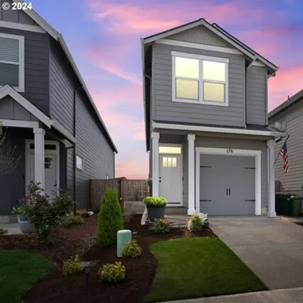 Buy this 3 bed house on West Weatherly Way in Newberg, OR 97115