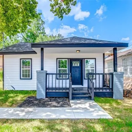 Buy this 3 bed house on 6870 Avenue T in Houston, TX 77011