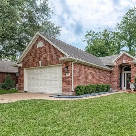 Buy this 3 bed house on 12840 Stratford Heights Drive in Fort Bend County, TX 77498