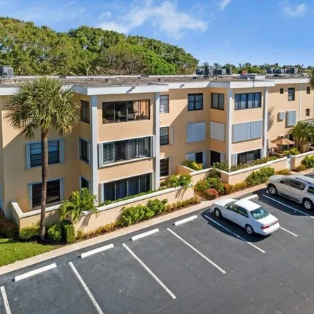 Rent this 3 bed condo on 300 N Highway A1a Apt 103g in Jupiter, Florida