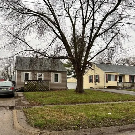 Buy this 2 bed house on 1421 Seneca Avenue in Des Moines, IA 50313