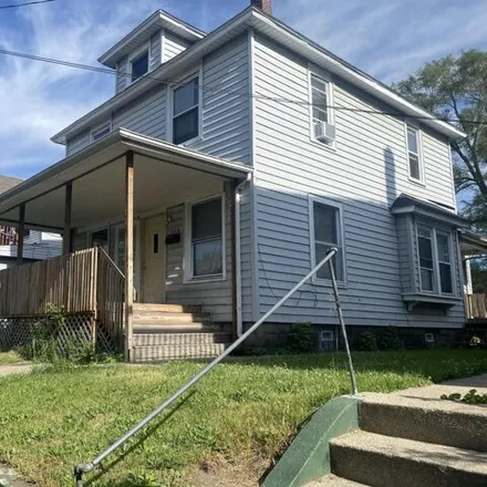 Buy this 4 bed house on 1441 Olympia Street Southwest in Grand Rapids, MI 49503