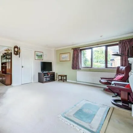 Image 2 - Hunters Way, Chichester, PO19 5RB, United Kingdom - House for sale