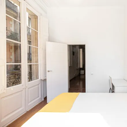 Image 3 - Pernileria Xarcuteria, Carrer de Ferran, 55, 08002 Barcelona, Spain - Apartment for rent