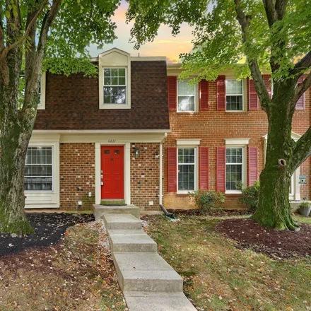 Buy this 3 bed townhouse on 6871 Lafayette Park Drive in Hillbrook, Annandale