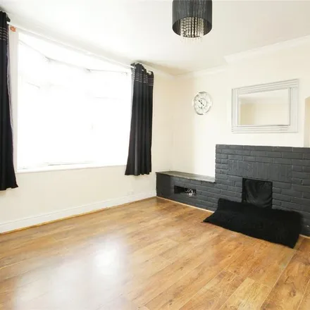 Image 2 - Sydney Russell Primary School, Fanshawe Crescent, London, RM9 5QA, United Kingdom - Townhouse for rent