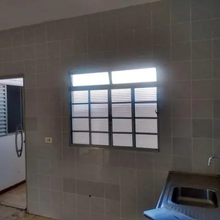 Rent this 2 bed house on Avenida dos Trabalhadores in Jardim Camargo II, Mogi Guaçu - SP