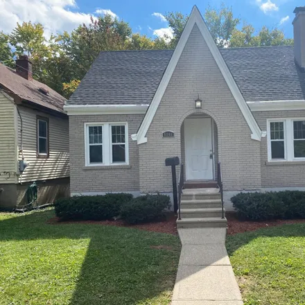 Buy this 3 bed house on 6901 Buckingham Place in Cincinnati, OH 45227