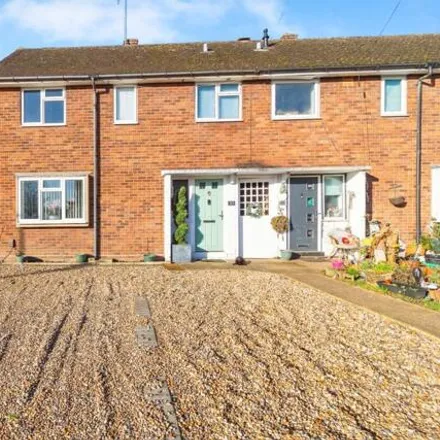 Buy this 3 bed house on 40 Finch Crescent in Linslade, LU7 2PE