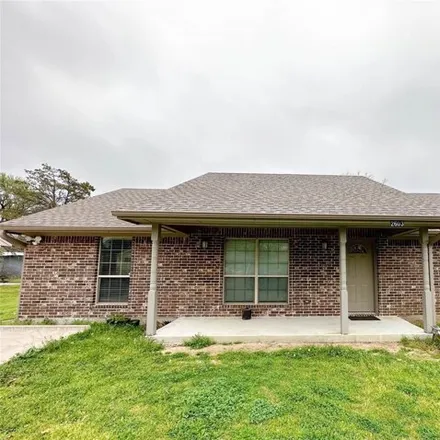 Rent this 3 bed house on 2623 Navarro Drive in Corsicana, TX 75110