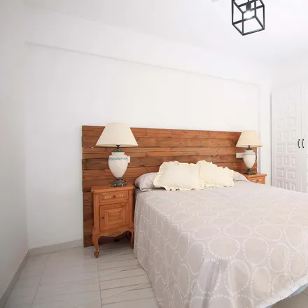 Rent this 5 bed room on Alejandro Dumas in Carrera de San Jerónimo, 28014 Madrid