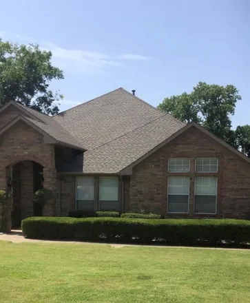 Rent this 4 bed house on 7113 Hunt Lane in Rockwall, TX 75087