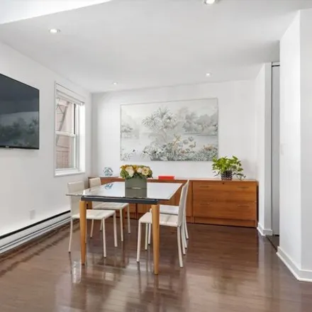 Image 2 - 137 Barrow Street, New York, NY 10014, USA - Apartment for sale