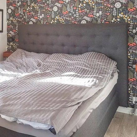 Rent this 2 bed house on Skillingaryd in Västra Järnvägsgatan, 568 31 Skillingaryd