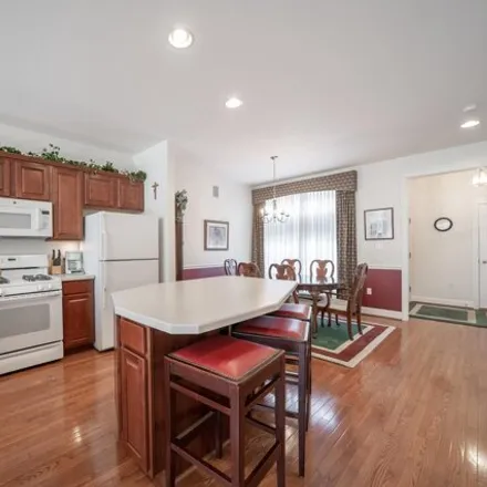 Image 5 - 502 Whispering Brooke Drive, Willistown Township, PA 19073, USA - Townhouse for rent