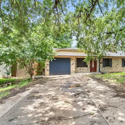 Image 2 - 2321 Meadow Dl, Irving, Texas, 75060 - House for sale