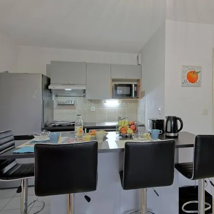 Image 6 - 56000 Vannes, France - Apartment for rent