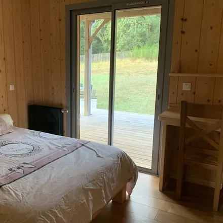 Rent this 4 bed house on 33123 Le Verdon-sur-Mer