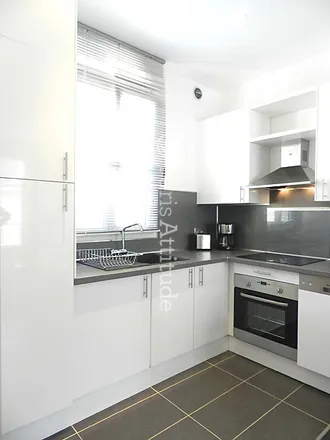 Image 7 - 15 Rue du Rocher, 75008 Paris, France - Apartment for rent