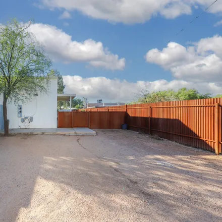 Rent this 2 bed townhouse on 326 East Delano Street in Tucson, AZ 85705