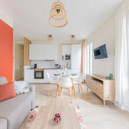 Rent this 2 bed apartment on 147 Rue des Voies du Bois in 92700 Colombes, France
