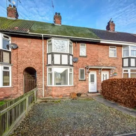 Rent this 3 bed townhouse on East Ella Drive in Hull, HU4 6AN