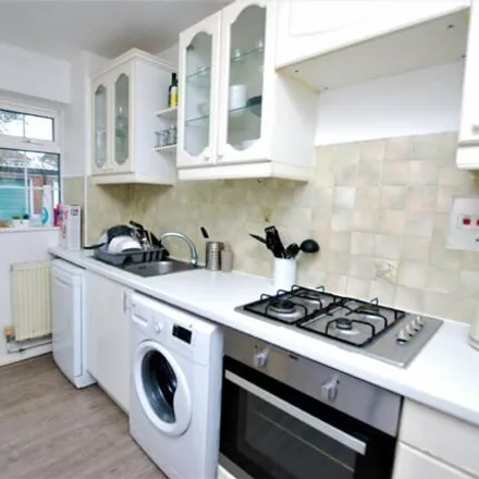 Image 4 - Dray Court, The Chase, Guildford, GU2 7UW, United Kingdom - Duplex for rent
