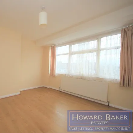 Image 3 - Brent Park Road, London, NW4 3HP, United Kingdom - Townhouse for rent
