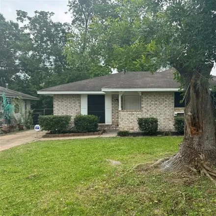 Buy this 3 bed house on 11048 Spottswood Drive in Houston, TX 77016